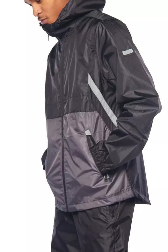 Nylon Tracksuits Mens Two Tone Front Long Pocket Loose Fit Training Jogging Wear Customized Waterproof